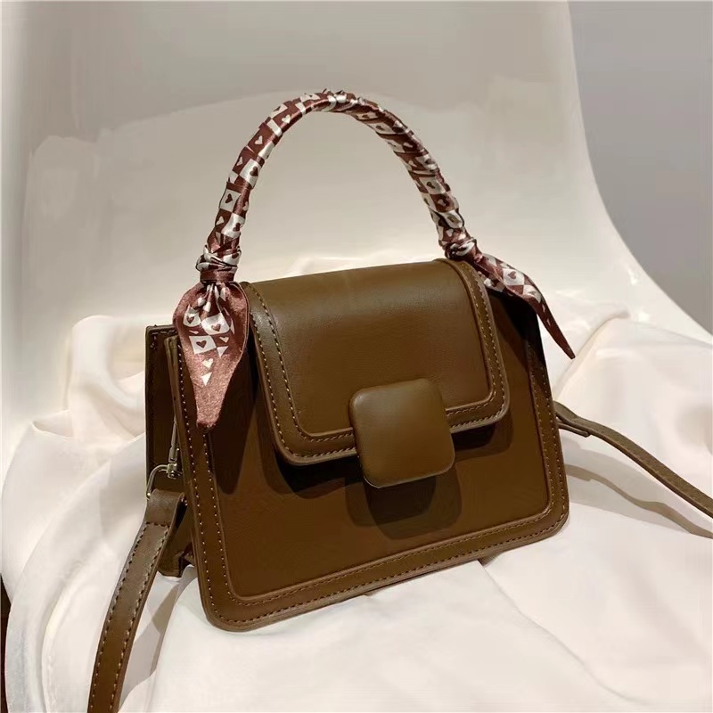 Korean version classic embroidered pillow bag women's simple fashion one shoulder small square bag