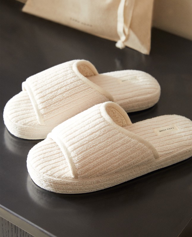 OPEN TERRYCLOTH SLIPPERS