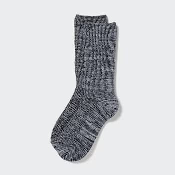 HEATTECH Loose Ribbed Socks High-performance 'HEATTECH' for cozy warmth. Ribbed socks look great scrunched down.