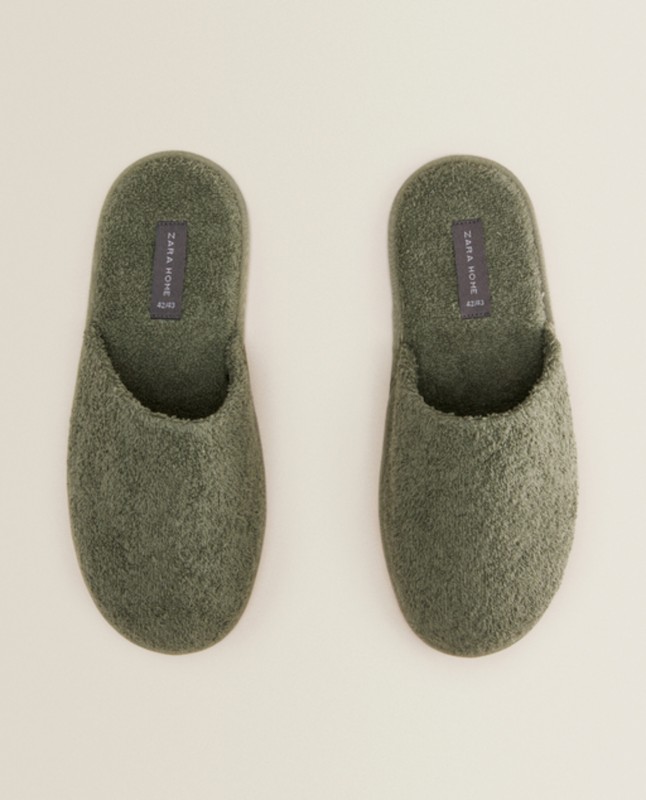 TERRYCLOTH BATHROOM SLIPPERS