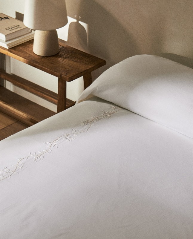 FLORAL EMBROIDERY DUVET COVER