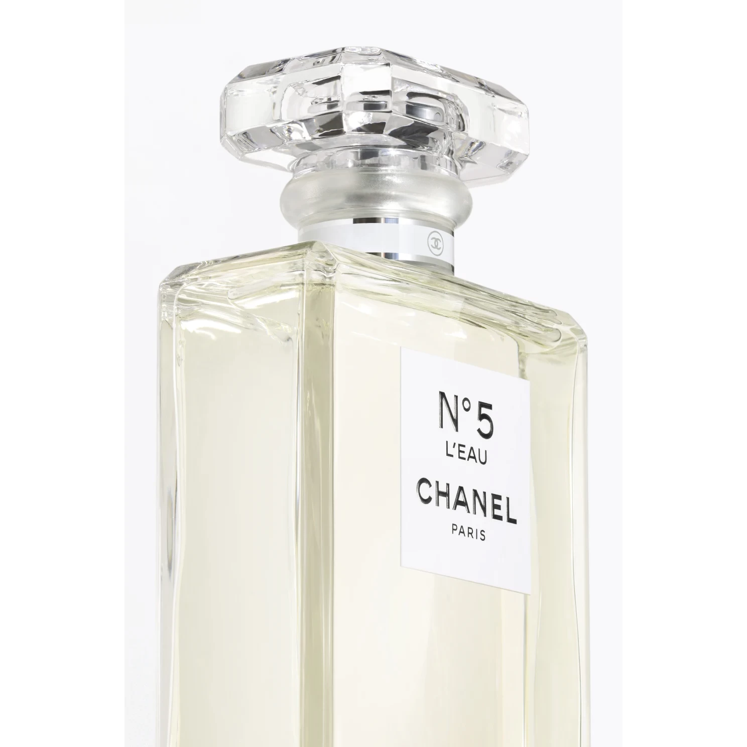 CHANEL No 5 L'eau Eau De Toilette Spray 200ml Women