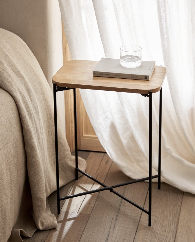 OAK SIDE TABLE