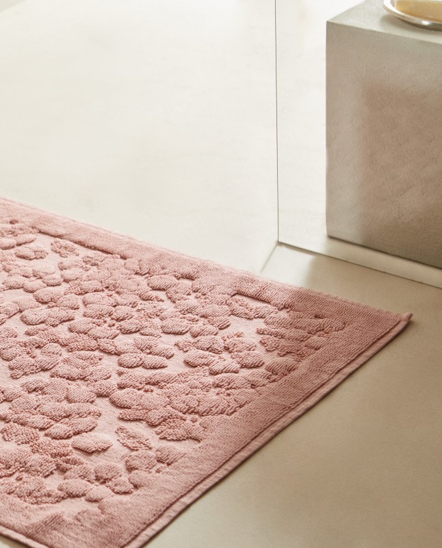 FLORAL JACQUARD RUG