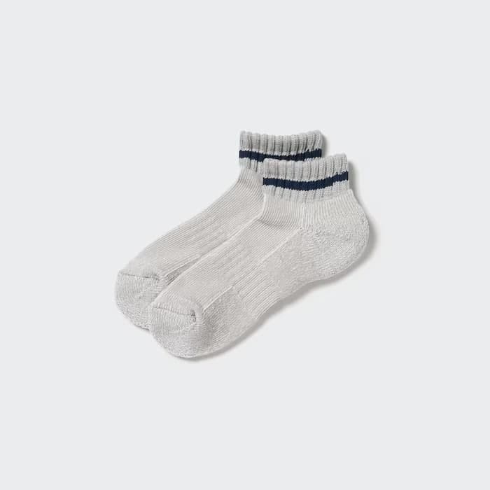 Soft Pile Short Socks Pile soles for a soft and comfortable fit. Ribbed at the cuffs for a gentle fit.