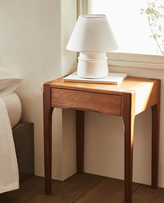 OAK BEDSIDE TABLE WITH DRAWER