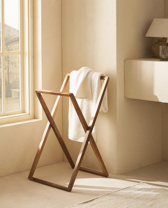 ACACIA WOOD TOWEL RACK