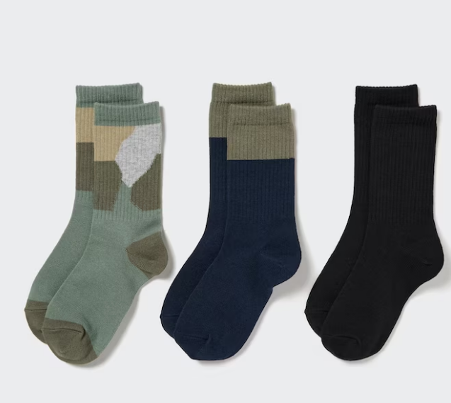 Regular Socks 3 Pack Deodorizing feature for stay-fresh comfort. The soft feel of combed cotton.