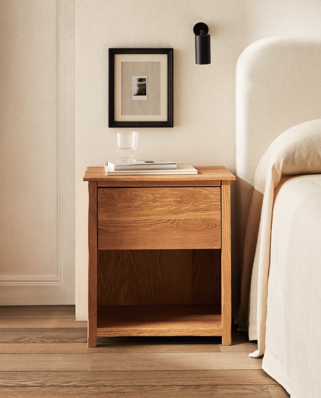 OAK WOOD BEDSIDE TABLE